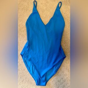 Left on Friday Sunday suit S